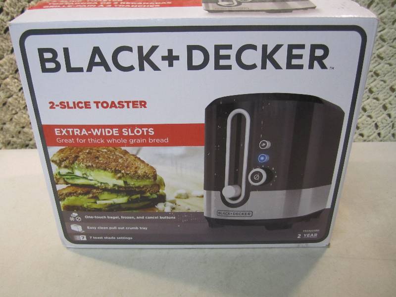 lot 22 image: Black & Decker 2-Slice Toaster Extr...