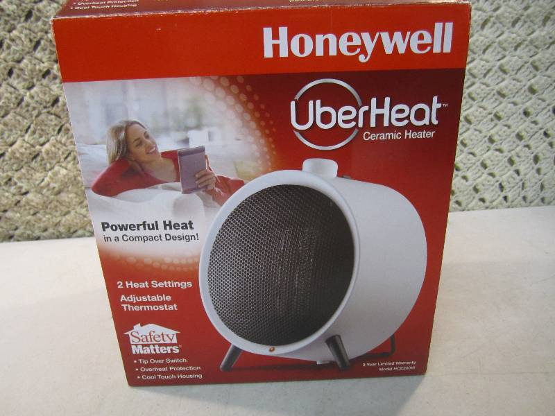 lot 23 image: Honeywell UberHeat Ceramic Heater L...