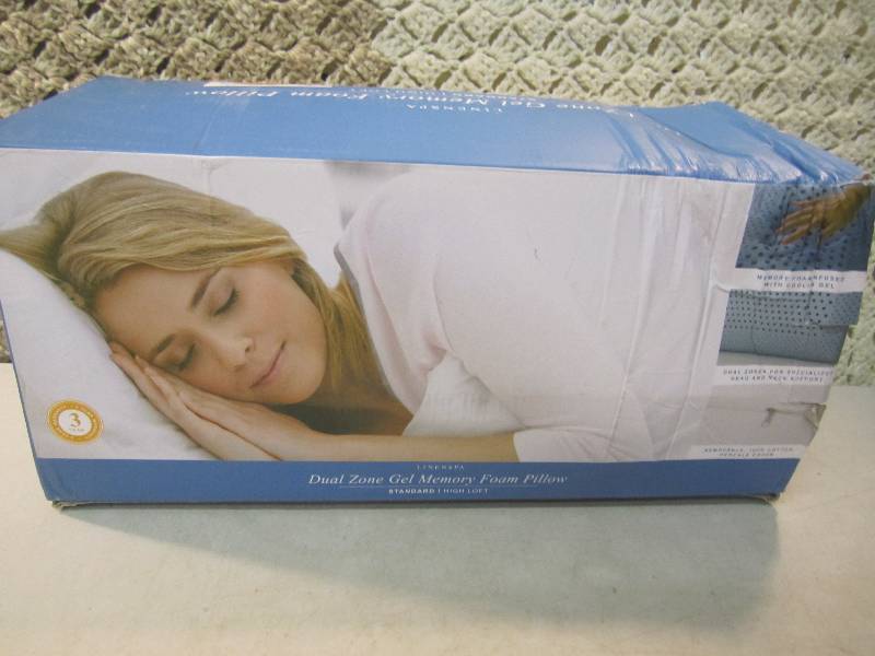 lot 40 image: Dual Zone Gel Memory Foam Pillow St...