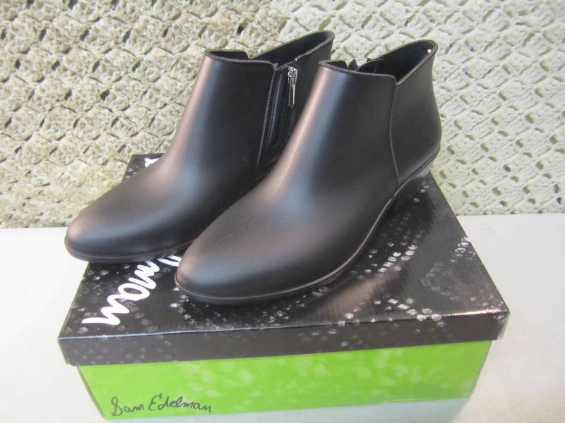 lot 57 image: Pair of Sam Edelman Shoes Size 10M ...