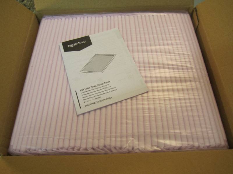 lot 78 image: Box of 40 Cat Liter Pads 16.9 x 11...
