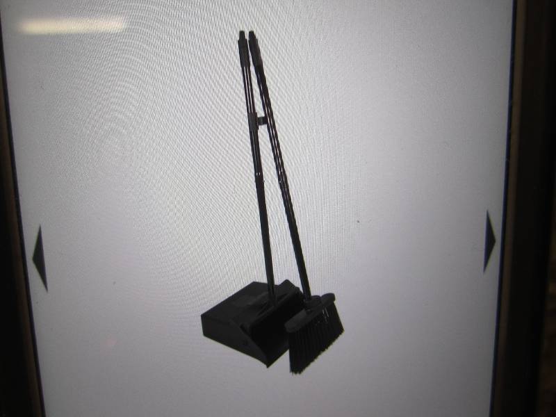 lot 85 image: Lobby Dust PanBroom Combo Cap on o...