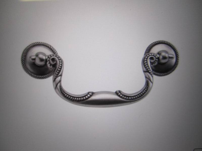 lot 112 image: Box of 10 Manor House Bail Pulls 3....