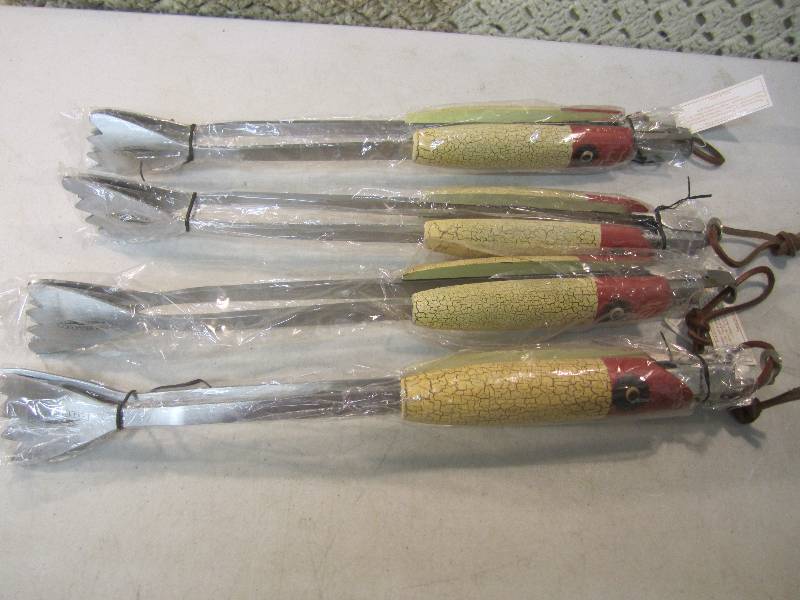 lot 189 image: 4 Teton Grill Co. Grilling Tongs Fi...