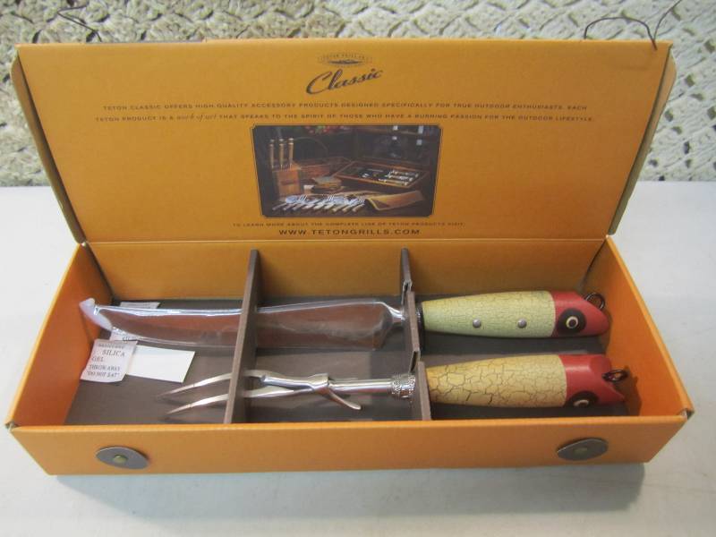lot 192 image: Teton Grill Co. Classic Signature C...