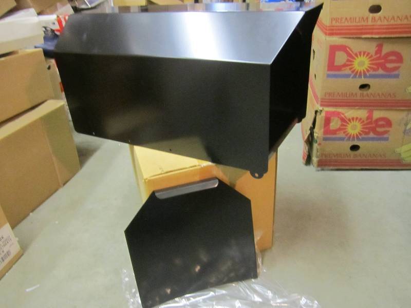 lot 196 image: Large Heavy Duty Metal Mailbox 24 ...