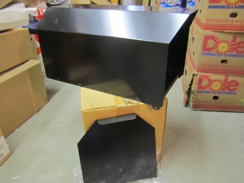 lot 197 image: Large Heavy Duty Metal Mailbox 24 ...