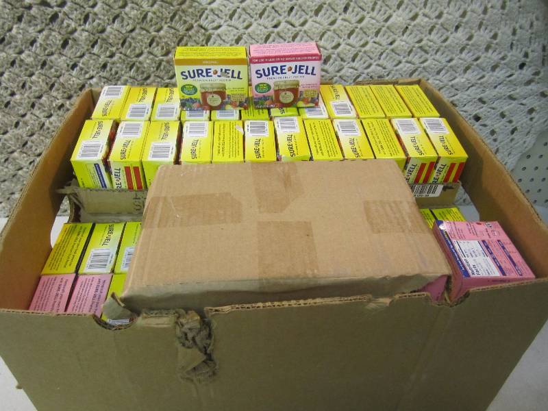 lot 204 image: Banana Box Full of Sure-Jell Premiu...