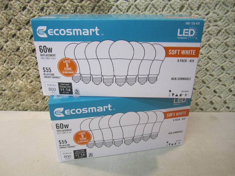 lot 208 image: 16 LED Light Bulbs 60 Watt 2 boxes ...