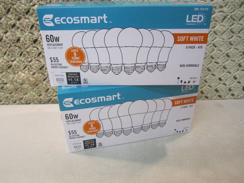 lot 209 image: 16 LED Light Bulbs 60 Watt 2 boxes ...
