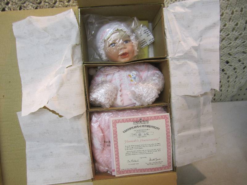lot 216 image: The Ashton Drake Galleries Hannahs ...