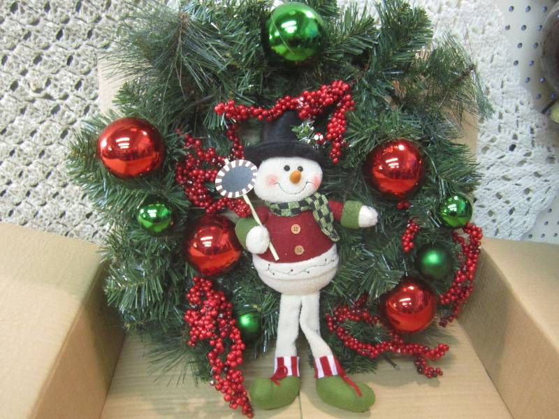 lot 229 image: 21 Light Up Snowman Wreath New in ...