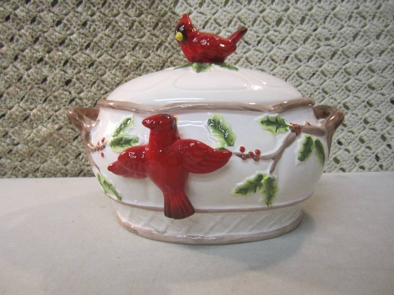 lot 231 image: Large Ceramic Cardinal Container wi...