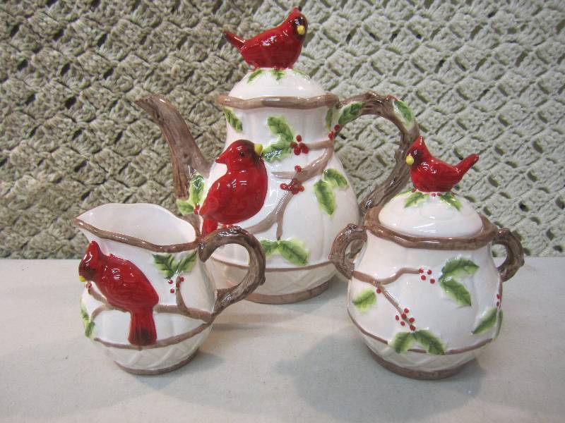 lot 232 image: 3-Piece Ceramic Cardinal Tea Set Te...