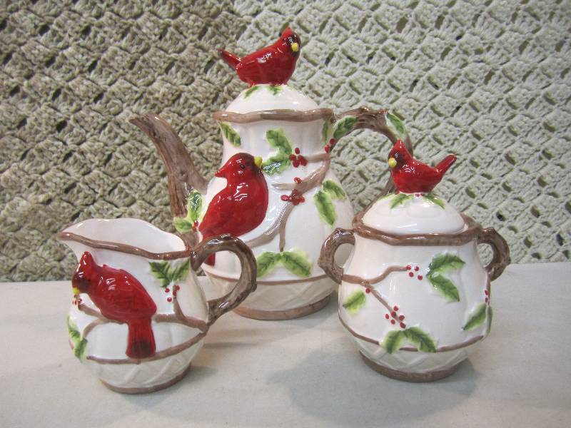 lot 233 image: 3-Piece Ceramic Cardinal Tea Set Te...
