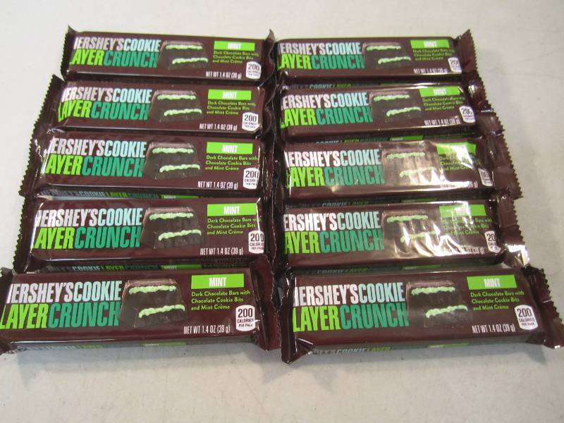 lot 257 image: 10 Hersheys Mint Cookie Layer Crunc...