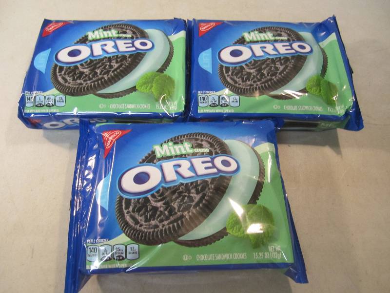 lot 262 image: 3 Packs of Mint Oreo Cookies Best b...