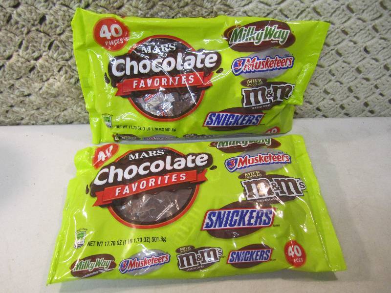 lot 296 image: 2 Big Bags of Mixed Candy Best by F...