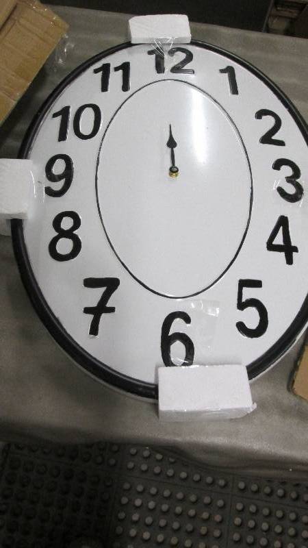 Enamel Clock- missing minute hand...