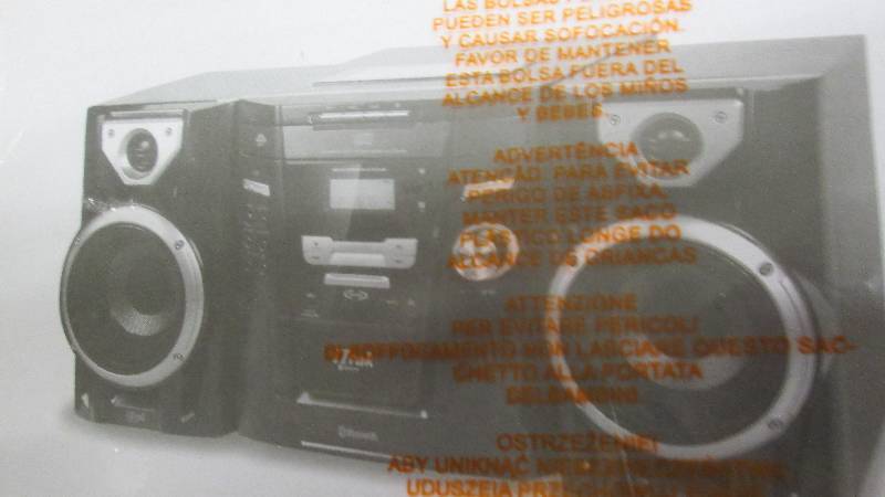 3-CD Changing Stereo System  by iTr...