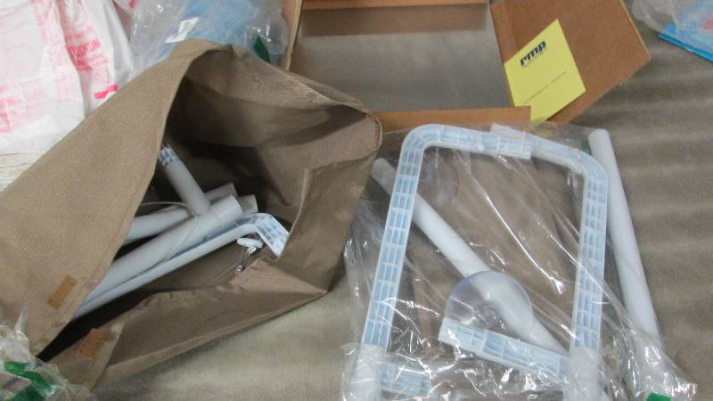 Mixed Lot Metal Plate, Plastic Fun...