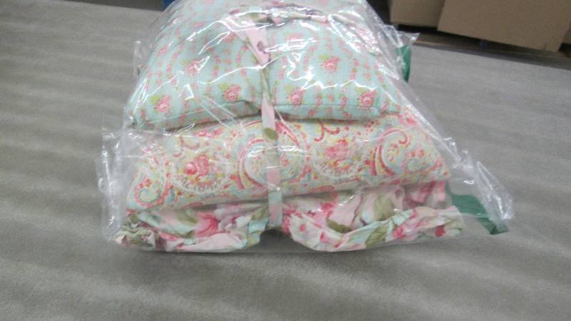 Decorative Pillow Set...