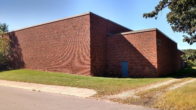 lot 1 image: FREEBORN MN HIGH SCHOOL ON 7.79 ACRES REAL ESTATE AUCTION