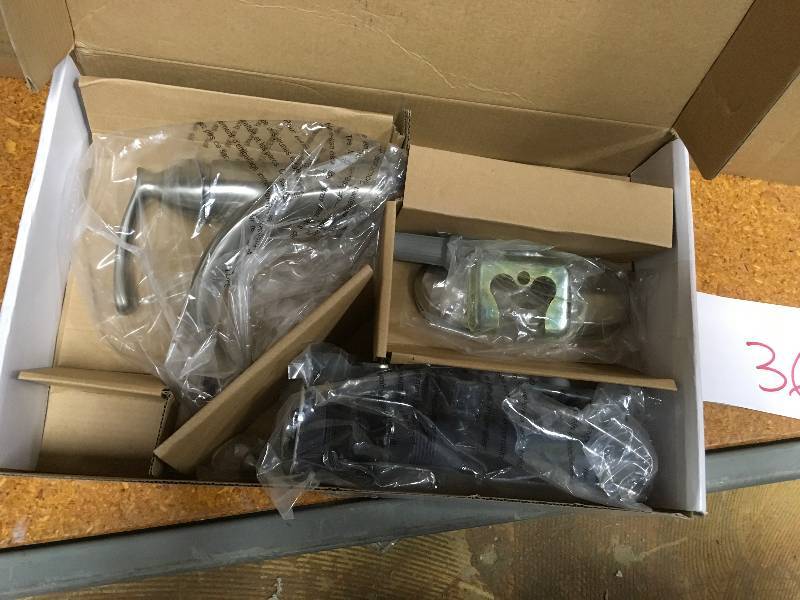 lot 36 image: Edgewood 4 in. Centerset 1-Handle Bathroom Faucet in Brushed Nickel not used