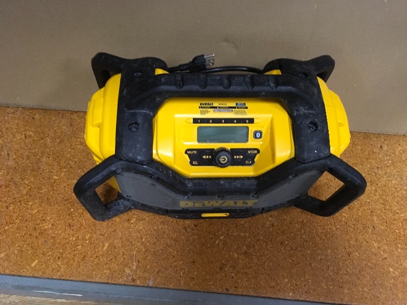 lot 57 image: DEWALT DCR025 Bluetooth Radio Charger used