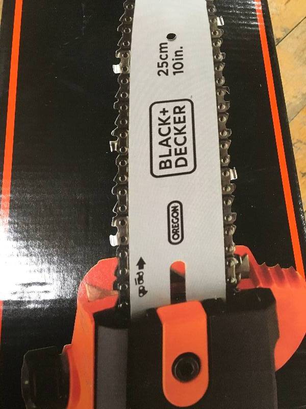 lot 27 image: Black & Decker PP610 Pole Saw Corded Lt Inlne 9.5Ft open box like new.