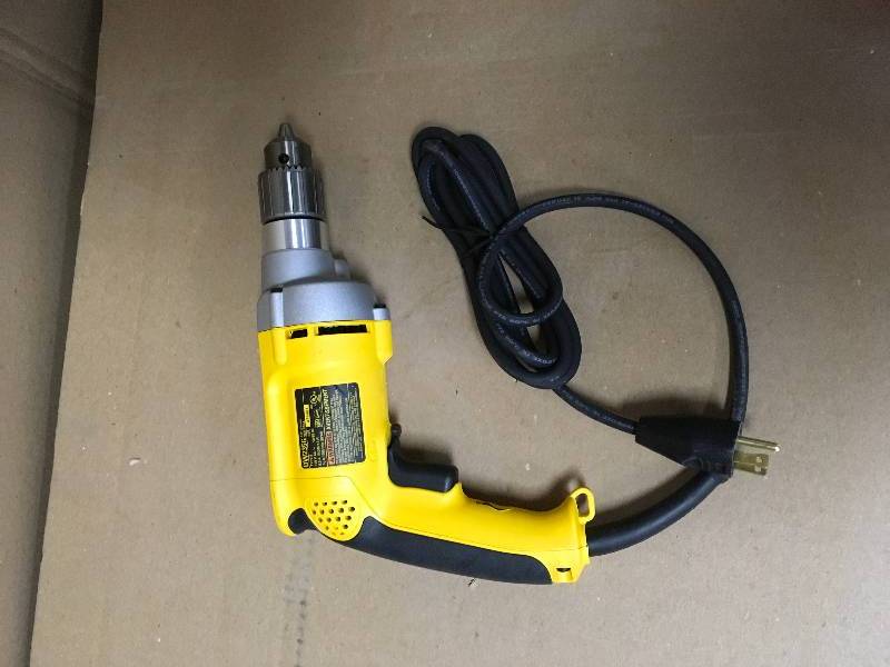 lot 74 image: DeWalt 8.5 amps 12 in. Keyed 1000 rpm VSR Corded Drill(DW235G) open box missing handle