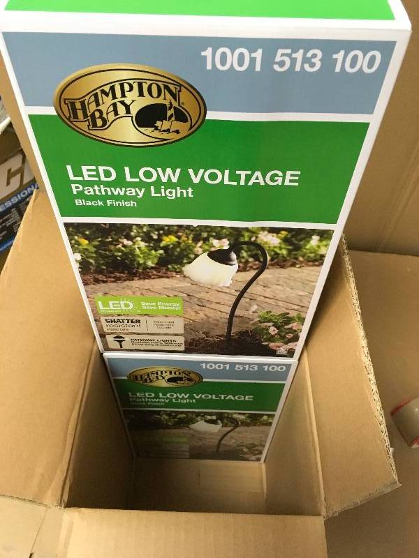 lot 90 image: HAMPTON BAY LED LOW VOLTAGE PATHWAY LIGHTS WHITE TULIP SHADE New