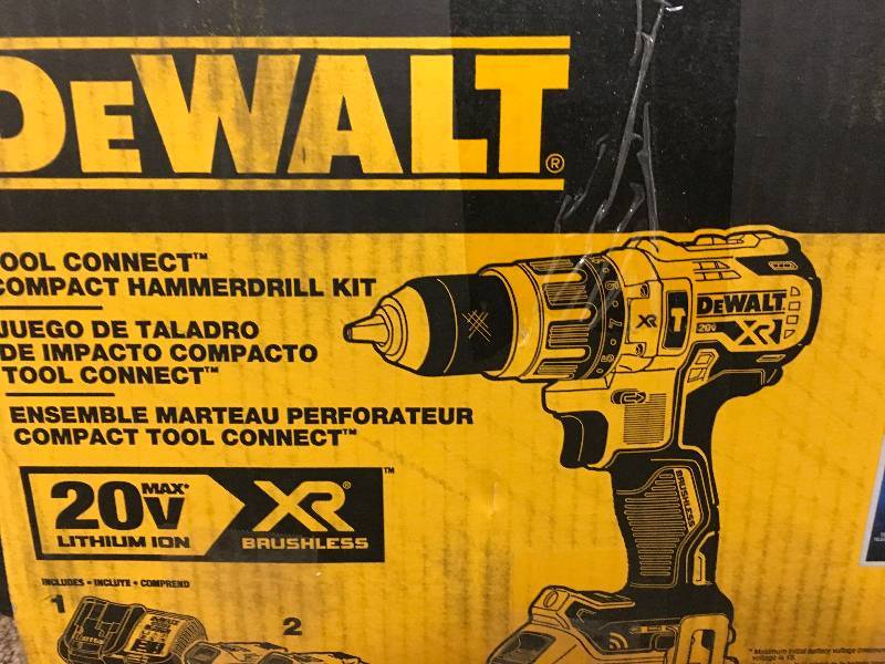 Dewalt 20-Volt MAX XR Lithium-Ion Cordless Brushless Compact Hammer DrillDriver Kit with Tool Connect, 2 Batteries and Charger in like new condition