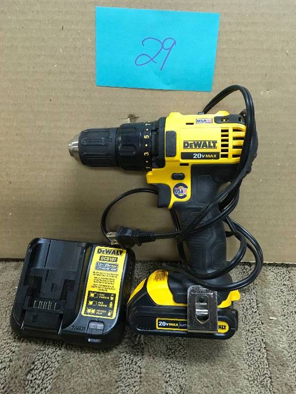 Dewalt Dcd780 DEWALT 20-Volt MAX Lithium-Ion Cordless Compact DrillDrill Driver  used in very good condition