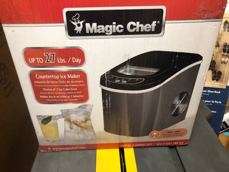 lot 37 image: Magic Chef up o 27 Lb Ice Maker not used