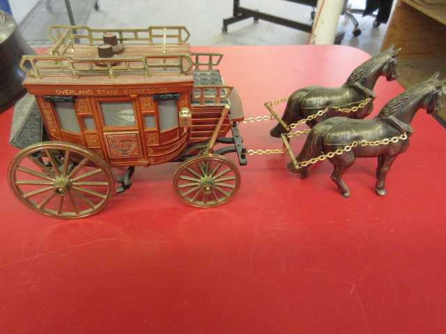 lot 322 image: HORSE DRAWN STAGECOACH RADIO