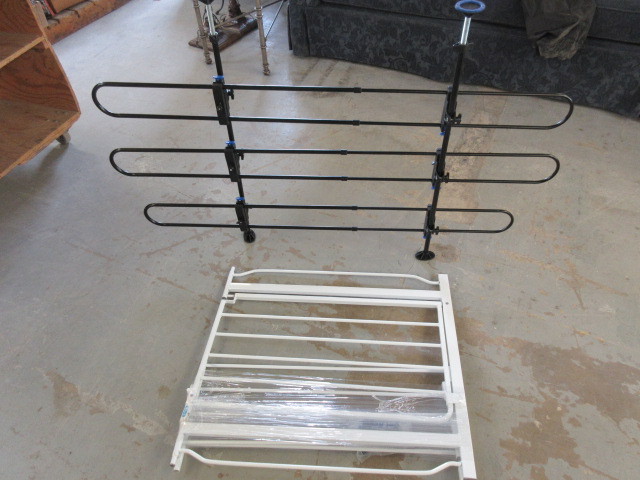 lot 336 image: PET GATES