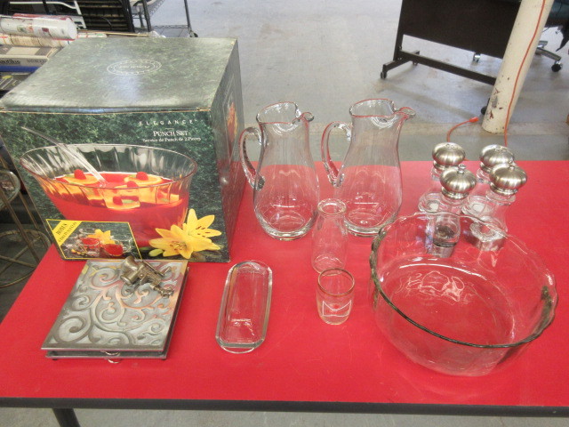 lot 341 image: PUNCH BOWL, PITCHERS, SALT & PEPPER SHAKERS AND MORE