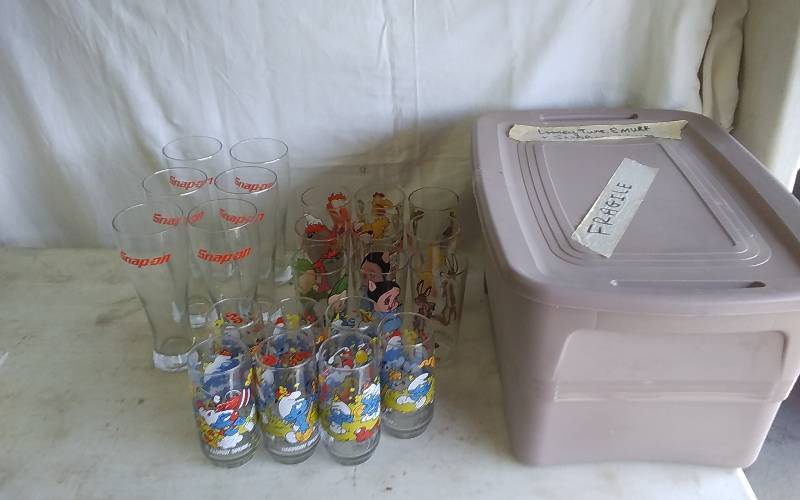 6-Snap-On Pilsners, Smurfs & Looney Tunes Glasses