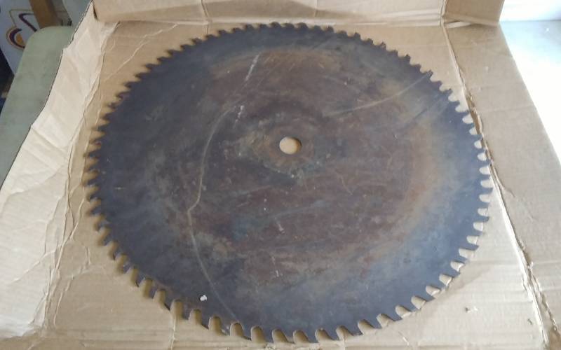 27 Inch Saw Blade (1-12 Inch Center Diameter)