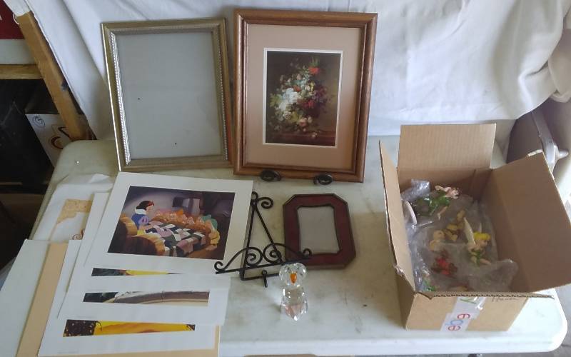 Disney Figurines, Set Of Snow White Lithographs, , Assorted Pictures, Crystal Parrot