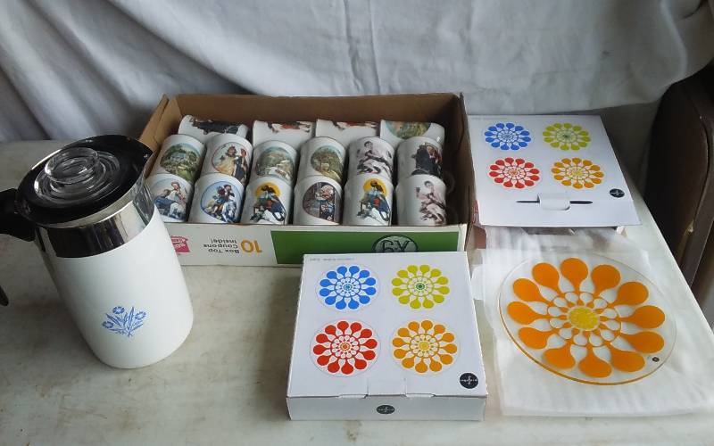 2-Sets Of New Glass Plates