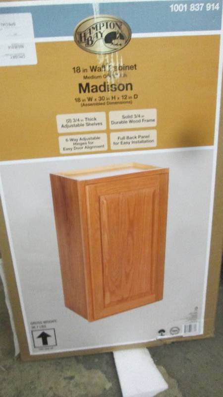 Hampton Bay Madison 18x30x12 Assemb...