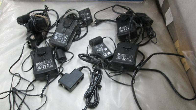 Lot of 5 PHIHONG PSM25R-560 AC ADA...