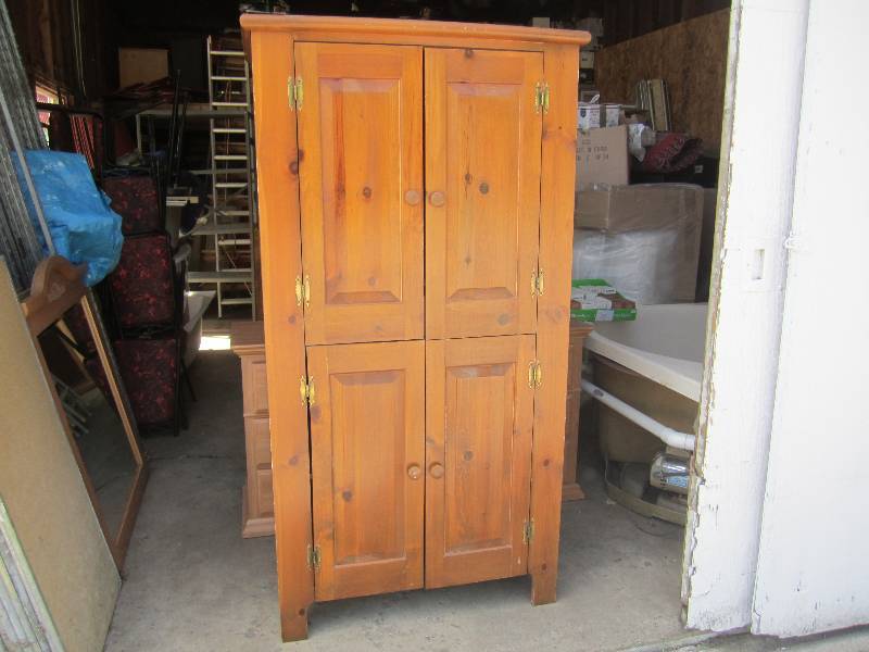 lot 2 image: Wood Entertainment CenterHutch 22...