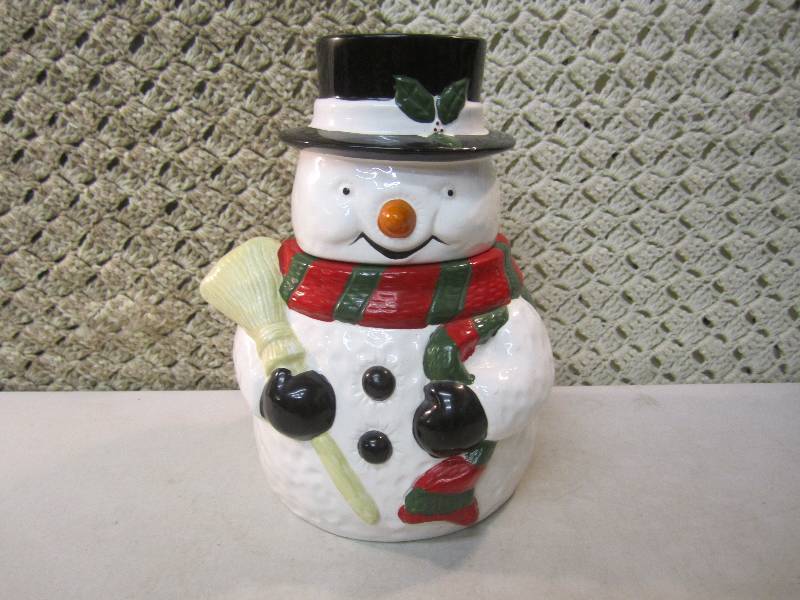 lot 34 image: Snow Man Cookie Jar 11.25 tall.  F...
