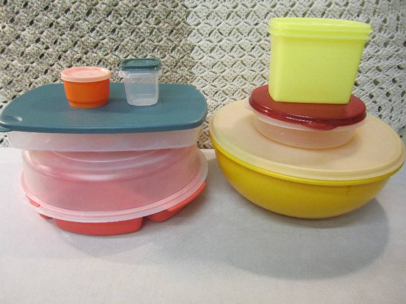 lot 39 image: Mixed Lot of Containers with Lids T...