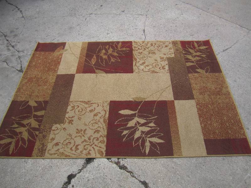 lot 43 image: 5 ft 3 in x 7 ft 6 in Area Rug  RMD...