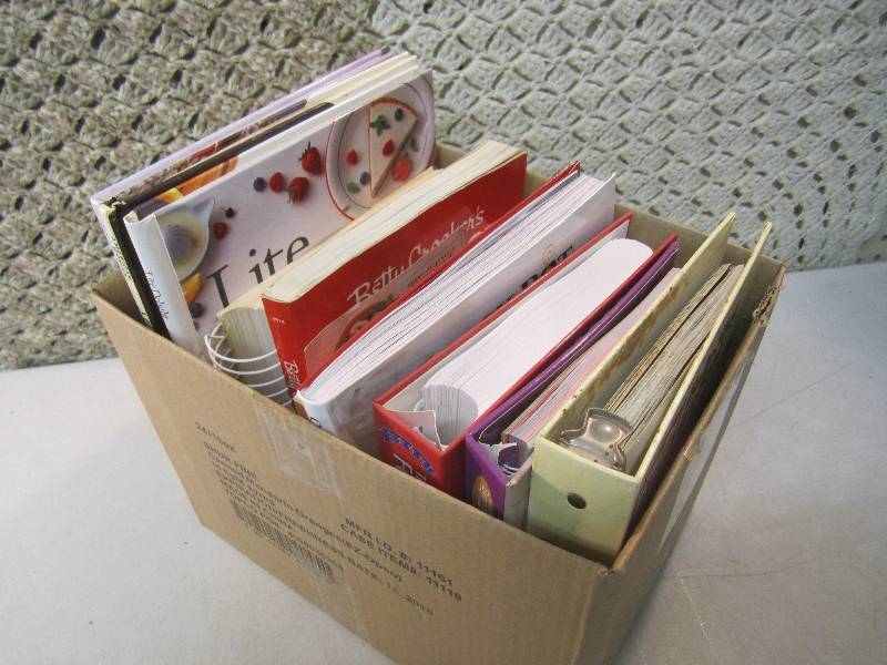 lot 45 image: Lot of Misc Cook Books  RM1...