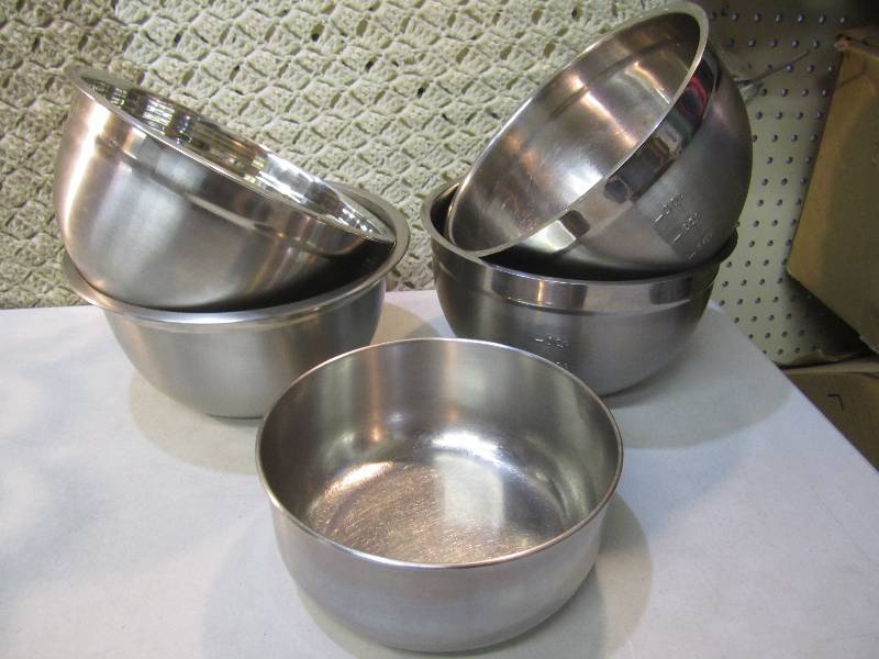 lot 48 image: 5 Stainless Steel Bowls  BS...
